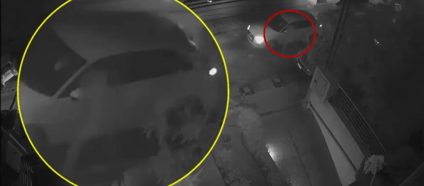 «Κόσκινο» και μέσα στα αίματα το αυτοκίνητο του Σ.Χίου μετά τη δολοφονική επίθεση (βίντεο)